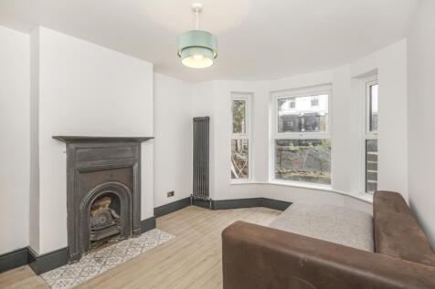 2 Bedroom Flat in CR7 8PZ