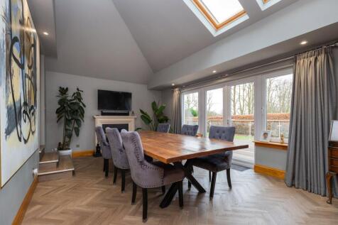 4 bed, 3 bath Detached in Glasgow - Photo 20