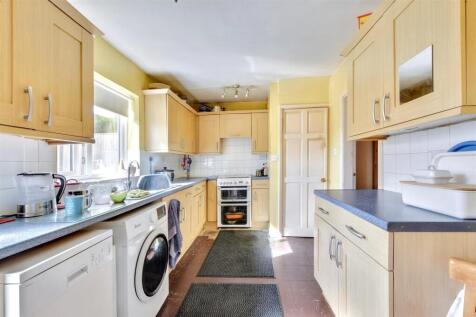Kitchen (2).jpeg