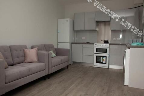2 Bedroom Flat in LL57 2UR
