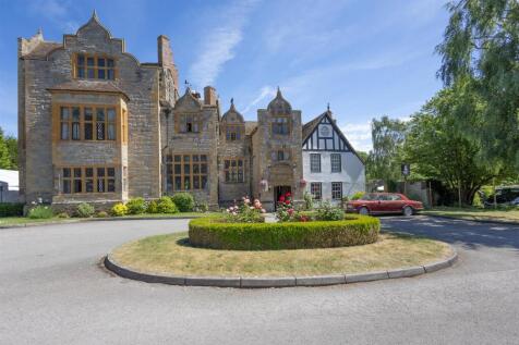 Harvington Location Shots-10.jpg