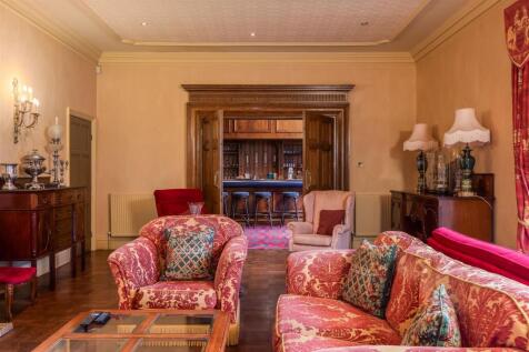 Highcliffe Manor Sitting Room-2.jpg