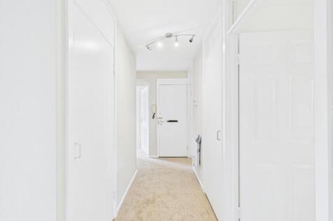 CAM02023G0-PR0176-STILL019