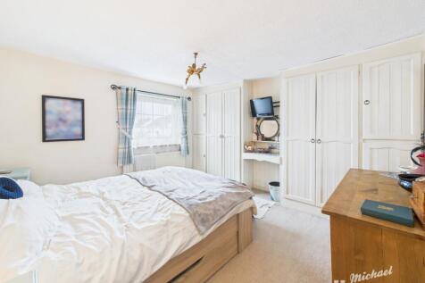 CAM02773G0-PR0378-STILL001