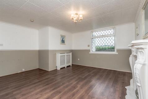 Living Room: