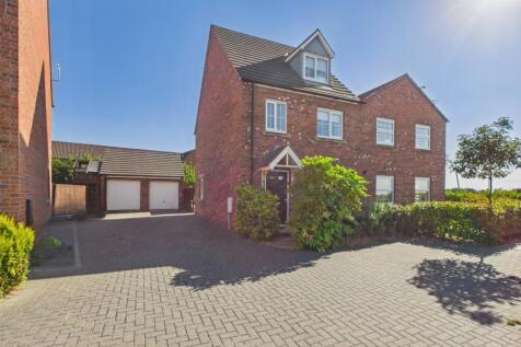 EweMove - Spalding - Roeburn Way - Front of Hou