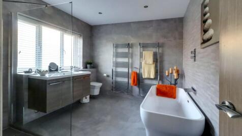 20. Ensuite to bed 2