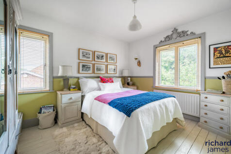 e01370f7-4f6b-422...