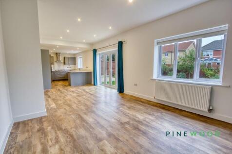 KITCHEN / DINER / LIVING AREA