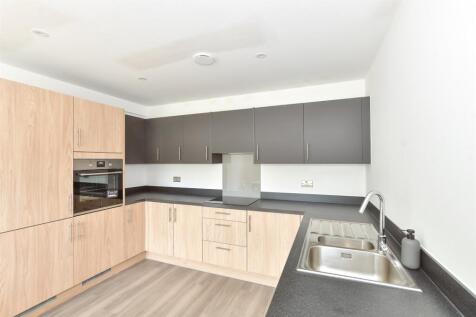 Kitchen/ Dining Room