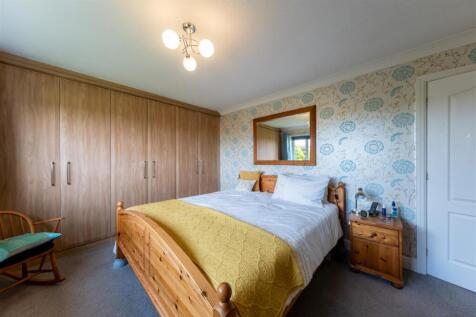 9 Orchard Dene-019.jpg