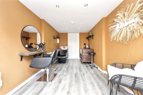 Salon/Workshop