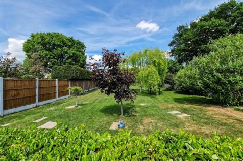 Stunning 150ft garden