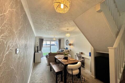 open plan lounge/...