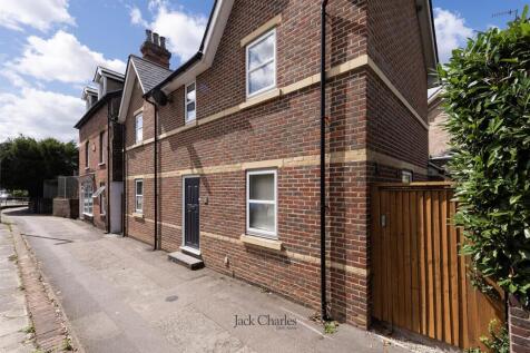 61 Shipbourne Rd, TN10 3DX 002.jpg