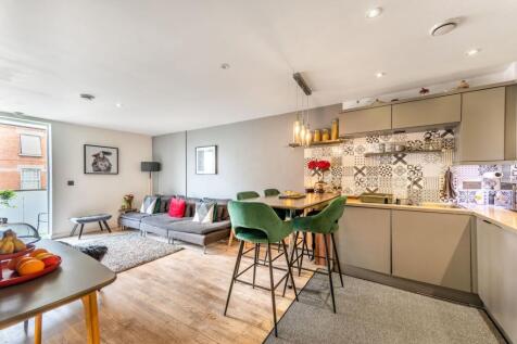 ZERO DEPOSIT AVAILABLE. SHORT LET. Eviably located in Queen's Park, this stylishly presented 2 bedroom 1st floor apartment boasts modern and contemporary interiors, private balcony and access to an am