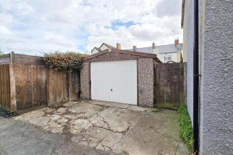 Detached Garage