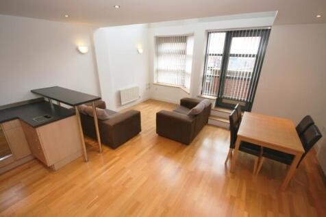 Mere House is a purpose built development and is conveniently located close to the ring road and a few minutes walk from the City centre and nearby tram/train links. This superb duplex penthouse is la