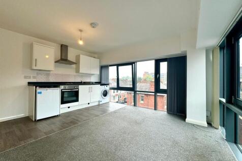 Living Room pic 2.jpeg
