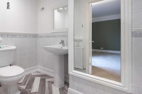 8 Elsee Road, Rugby