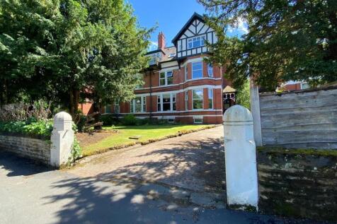 ***** AVAILABLE AUGUST ***** This stunning one double bedroom apartment is set within a beautiful period mansion house. The property is spacious and light throughout and is located just a short stroll