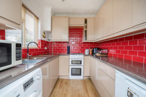 1370448-12-68fa89...