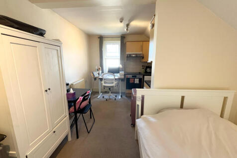 Flat in OX4 2AQ
