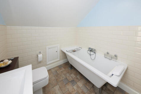 Carlton bathroom 2.1