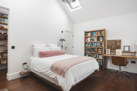 pink bedroom.png