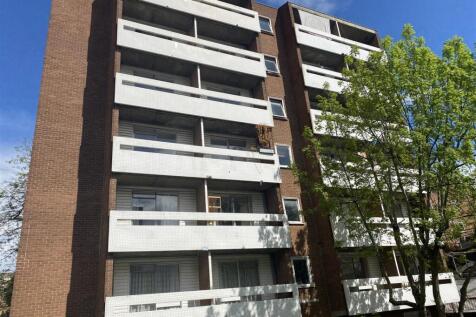 **** BARTS NHS STAFF ONLY **** Stretton's Residential is pleased to present a charming one bedroom flat located in the vibrant heart of Whitechapel, London, exclusively available for BARTS NHS STAFF O