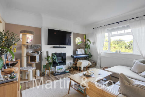 1532987063 - 27 M...