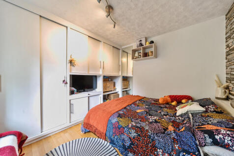 1329075-7-6889fab...