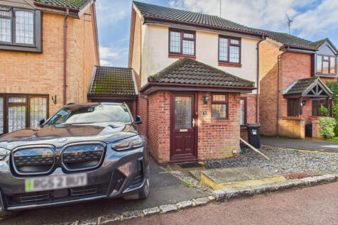 3 Bedroom Link Detached for Rent
