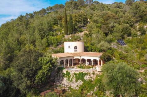 Rustic villa for sale