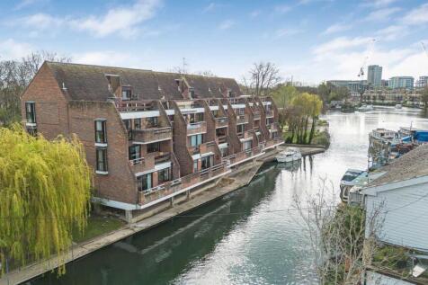 Riverside Court