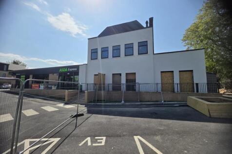 Retail Property (high street) to rent in bradford