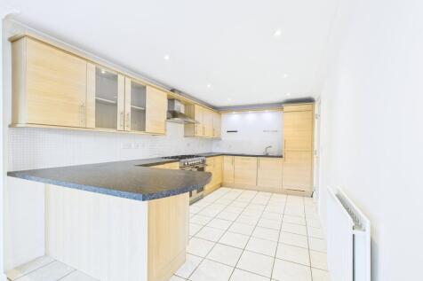 CAM01909G0-PR0430-STILL010