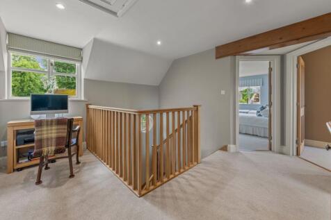 Landing, Cherry Holt, Irnham