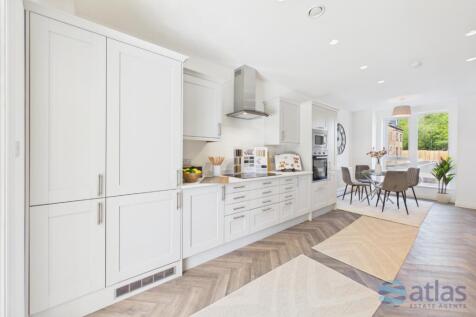 Kitchen/Dining Space