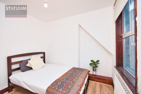 Amazingly attractive house in the heart of East London, Stratford E15, Featuring 5 beds, 2 baths, lounge, dining, driveway, garden, over 3 floors; within walking distance of the Olympic Village, UCL C