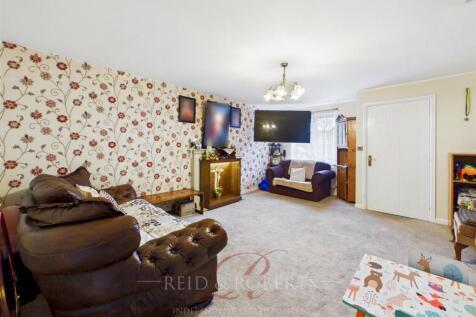 CAM03999G0-PR0253-STILL004.jpg