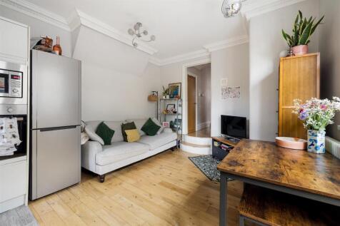 Francis Road, E10