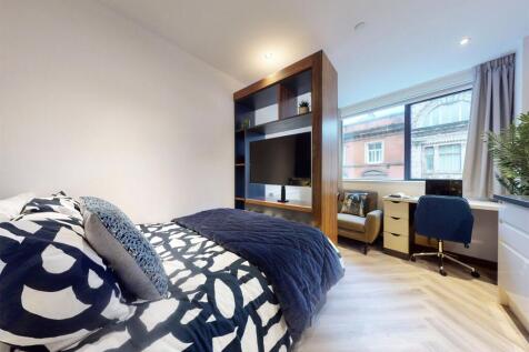 Listing code 795767. Fully furnished with high-end furniture and top-of-the-range appliances, the finish is exceptional, giving it a bright, modern feel throughout. The 360 degree rotating smart TV, u