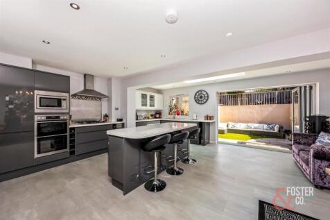 Brentwood Crescent 51-013.JPG