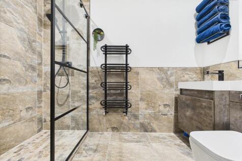 En-Suite To Bedroom Three