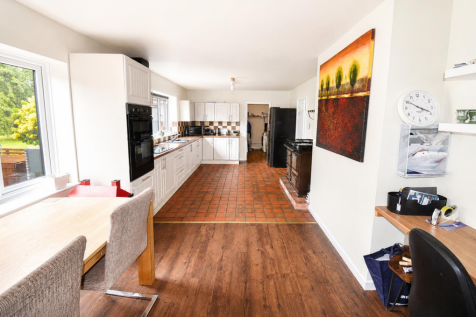 KITCHEN/ DINER