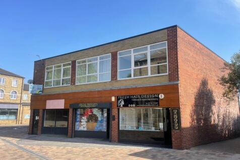 Retail Property (high street) to rent in ossett