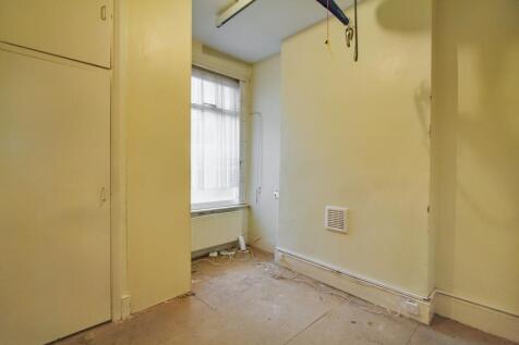 Flat A, 124 Rathcoole Gardens, Hornsey, London, N8 9PG