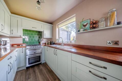 Kitchen (2).jpg