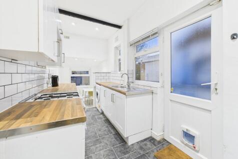 CAM05192G0-PR0181-STILL009